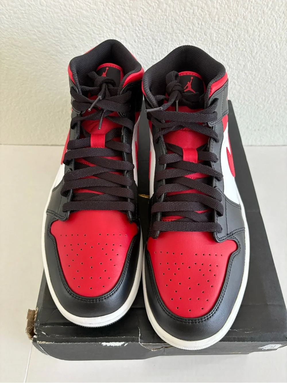 NEW Air Jordan 1 Mid Bred Toe 10.5 Black Fire Red White 554724-079 Men Size 10.5